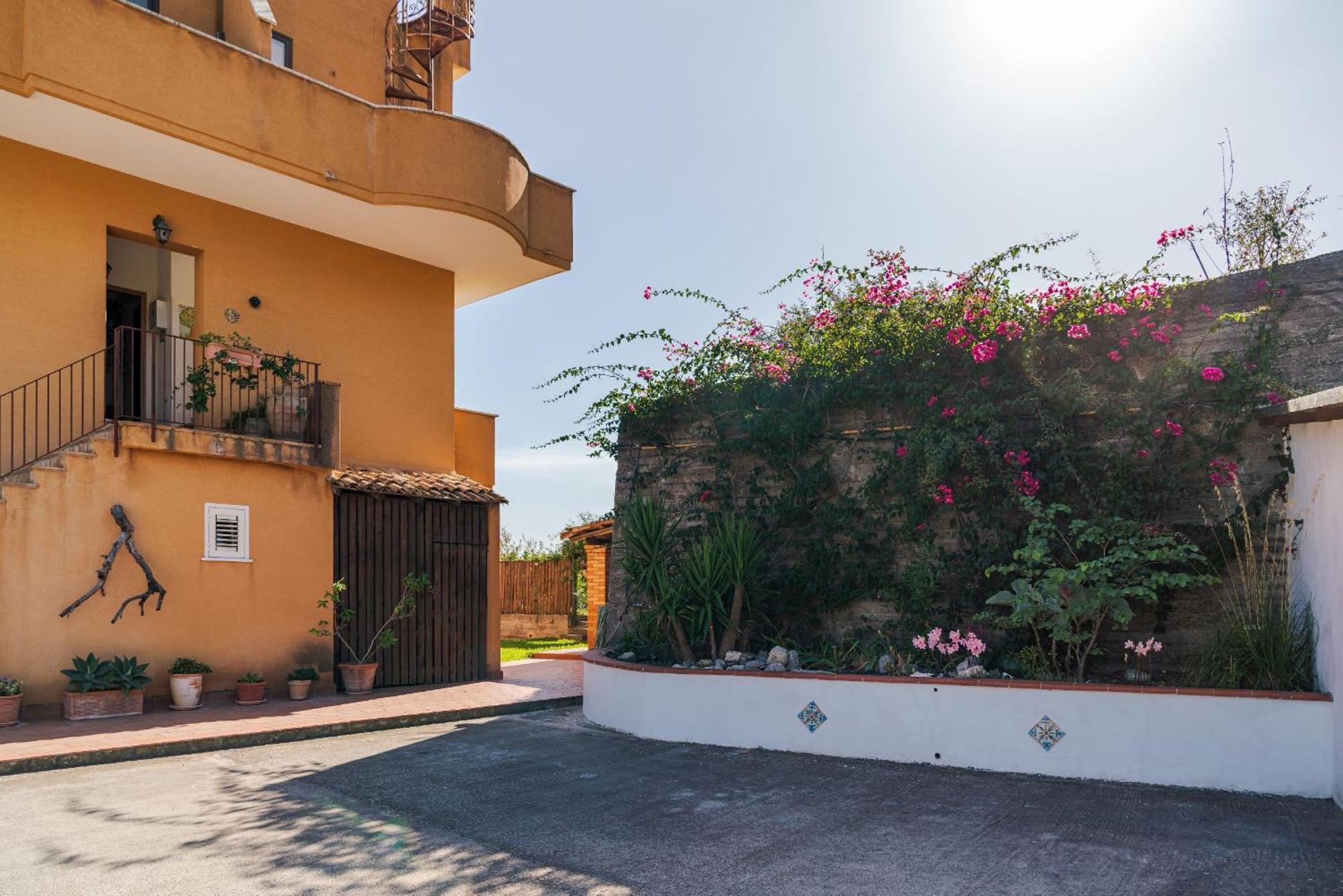 The Lemon Tree Appartement Taormina Buitenkant foto