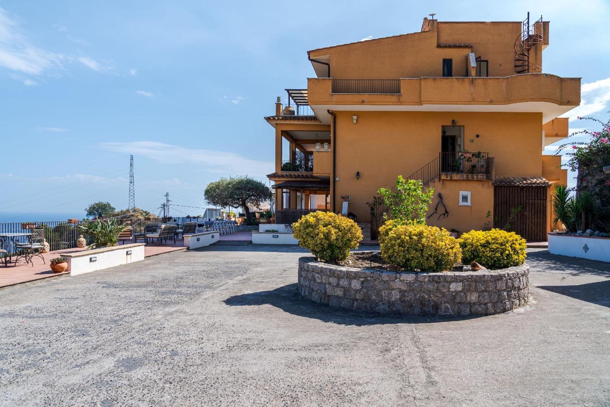 The Lemon Tree Appartement Taormina Buitenkant foto