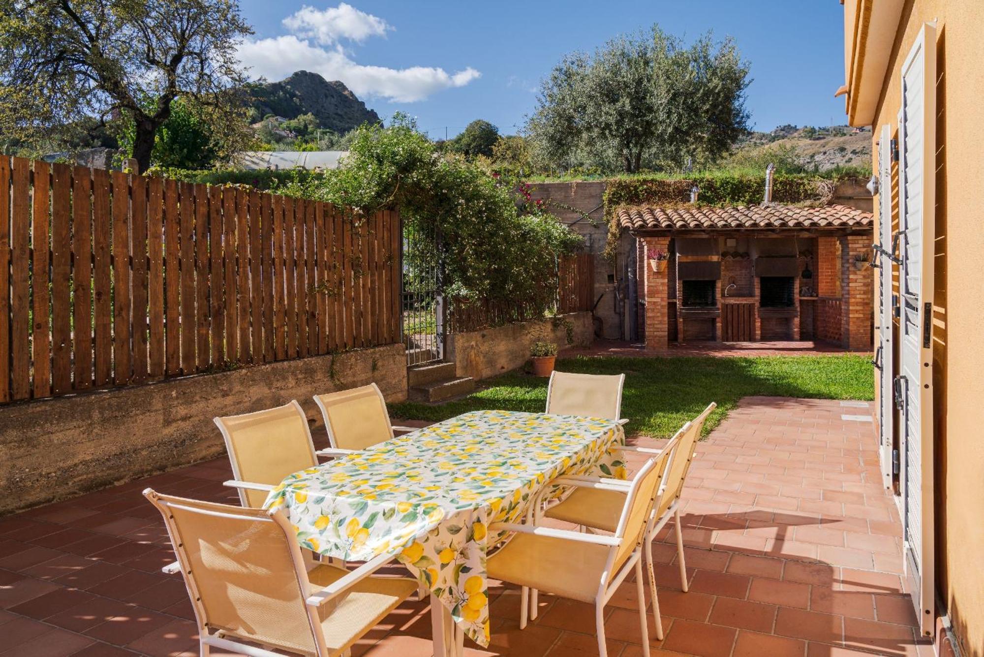 The Lemon Tree Appartement Taormina Buitenkant foto